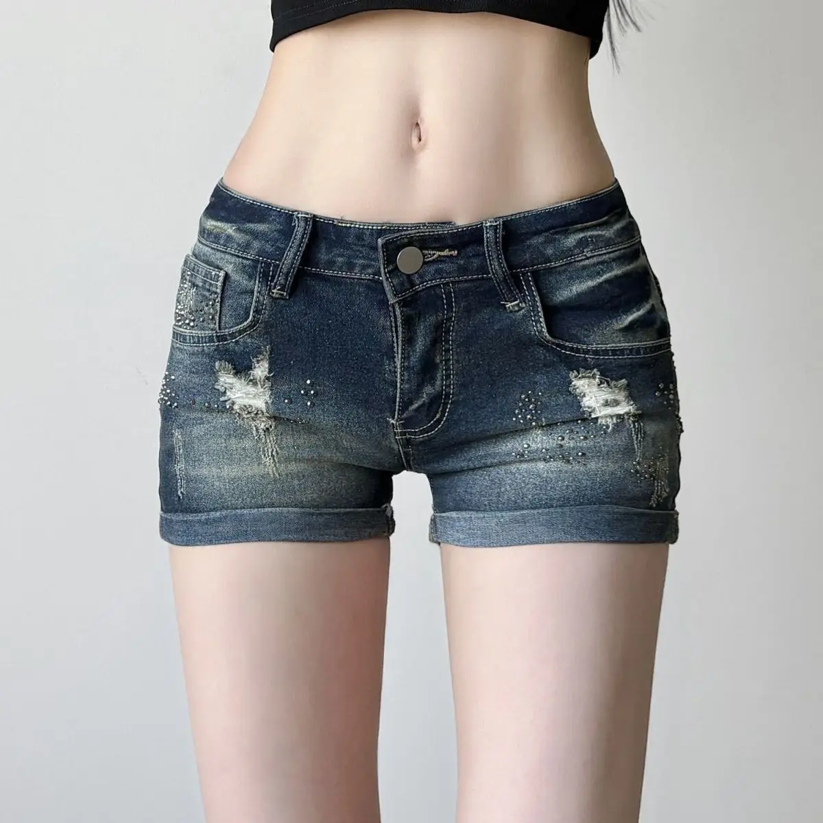 CONGRUN Plaid Shorts Detail