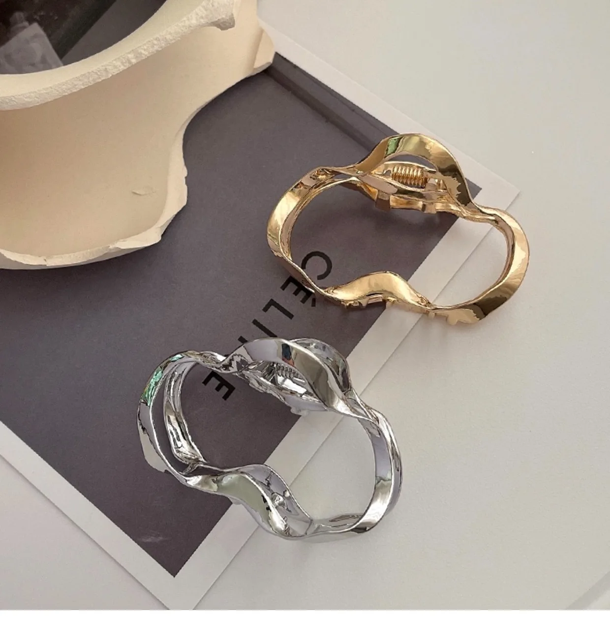 VANIKA Frau flüssige unregelmäßige Haarnadeln Punk-Stil Metall Haarklammern Pferdeschwanz Klaue Clip minimalistischen Stil Haarspange FÜR MÄDCHEN Tiara – Detail 11