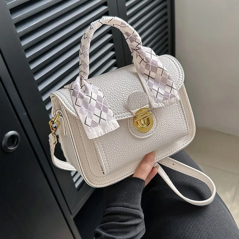 Casual Style Handheld Small Bag New Women's Unique One Shoulder Simple Fashion Crossbody Bag