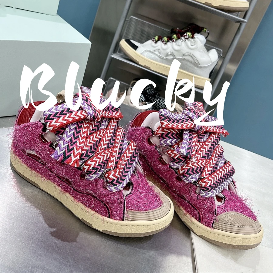 Рисунок 3 - Повседневная обувь для мужчин и женщин