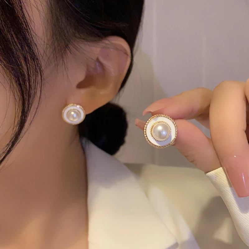 

2024 Pearl Logo Stud Earrings Luxury for Women Girls Fashion Romantic Jewelry Gift