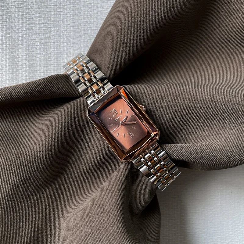 CILOA Retro Watch - Packaging