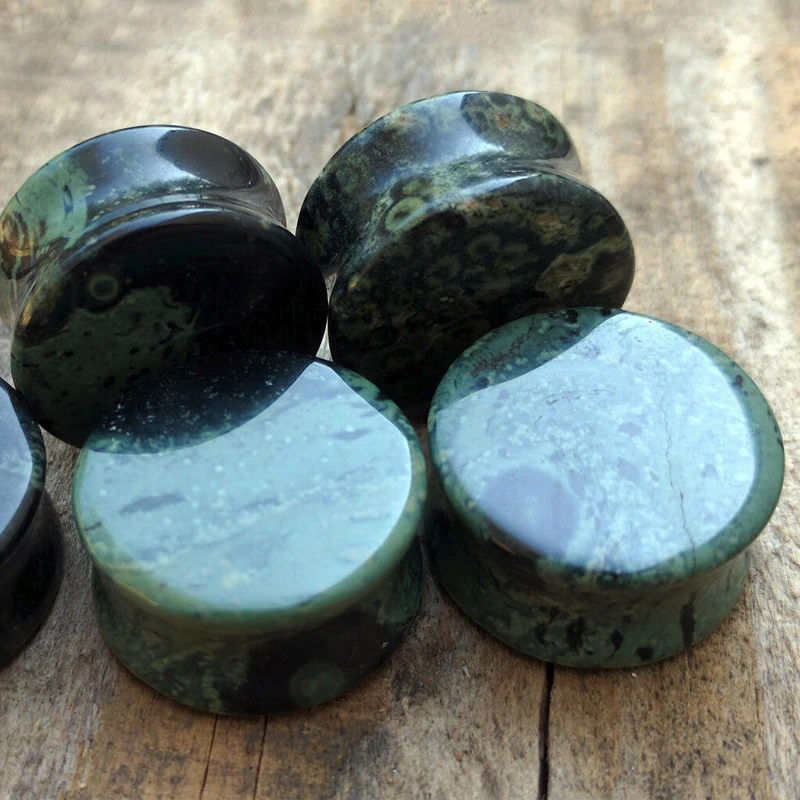 2pcs Green Eye Stone Ear Gauge Plug Ear Expander Flesh Tunnel Piercing Expander Stretcher Body Piercing Jewelry 6-25mm