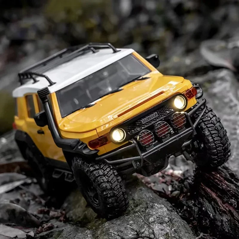 FMS 1/18 FJ Cruiser Simulation Climbing Off-road Vehicle Model Full Size Electric Remote Control Climbing Toy Children's Gift 4