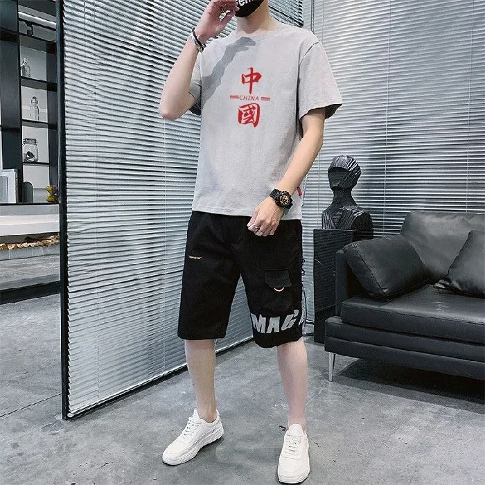 Conjunto de pantalones cortos para hombre, de algodón con letras negras, elegante y moderno, de dos piezas, conjunto de camiseta y pantalones cortos para hombre, estilo coreano 2024, ropa 2025, noveda