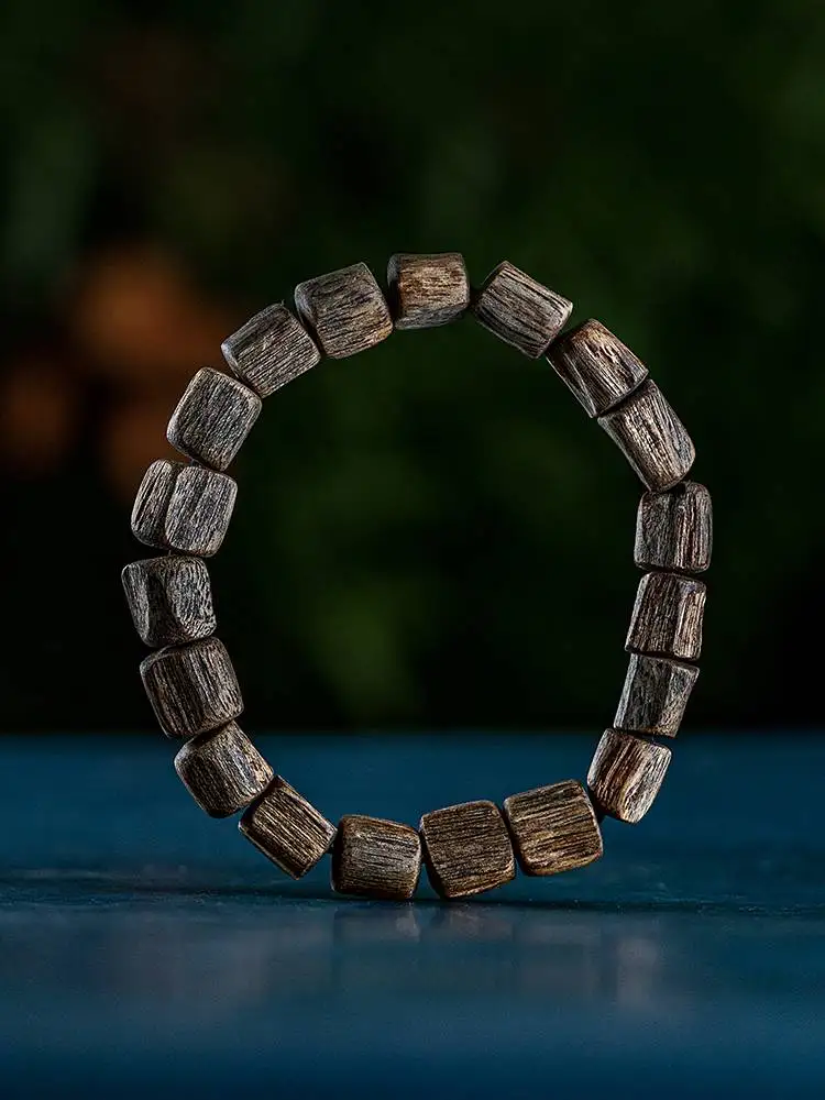 

Natural Cambodian Bodhisattva Chess Aloe Bracelet With Old Material With Shape Qinan Incense Wood Buddha Beads Sinking Water