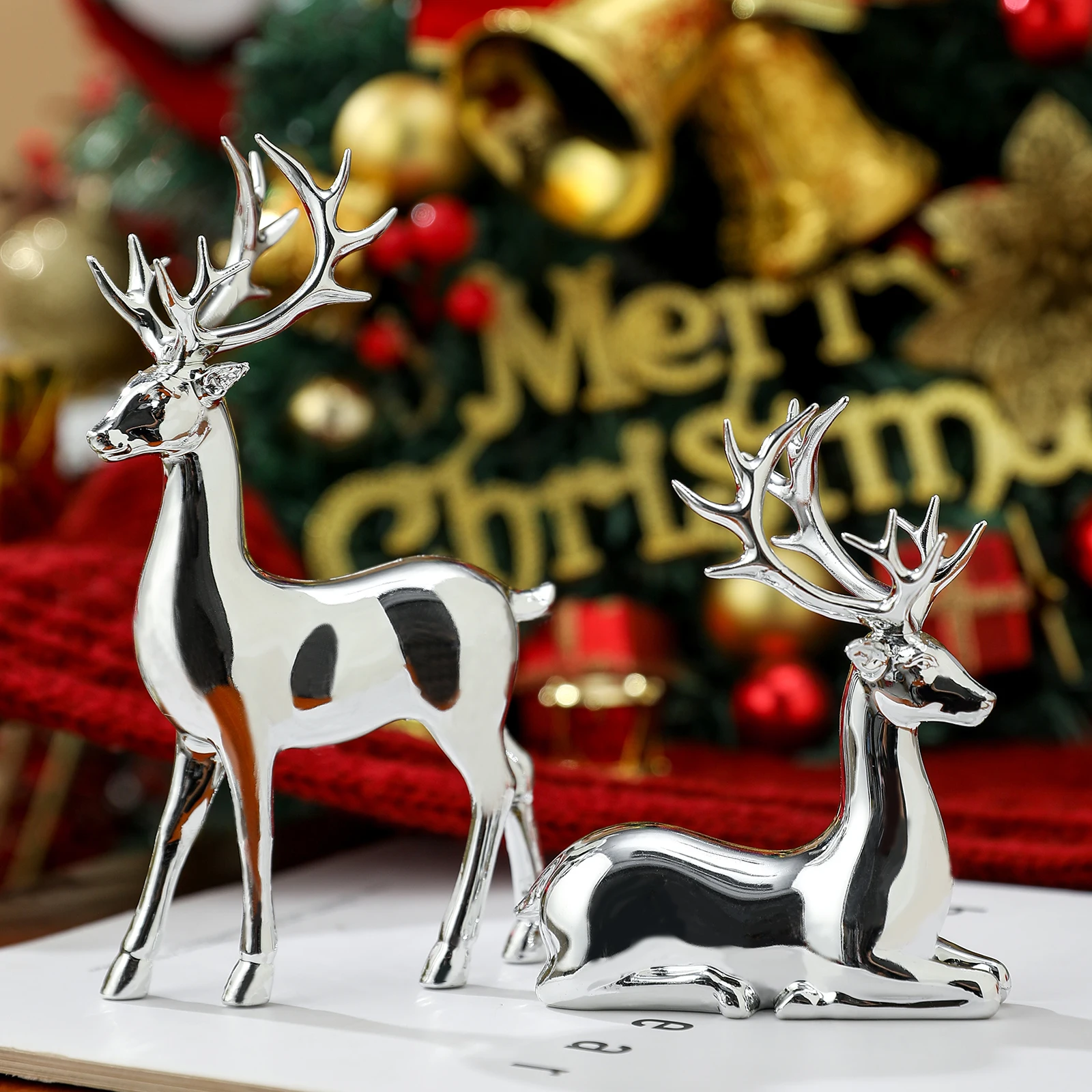 2-Piece Christmas Reindeer Resin Figurines 3
