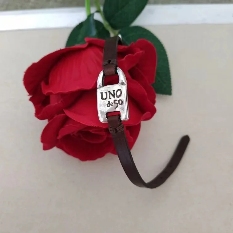 2023 New UNOde50 Fashion Silver 925 Exquisite Leather Women's Bracelet Button  Holiday Gift