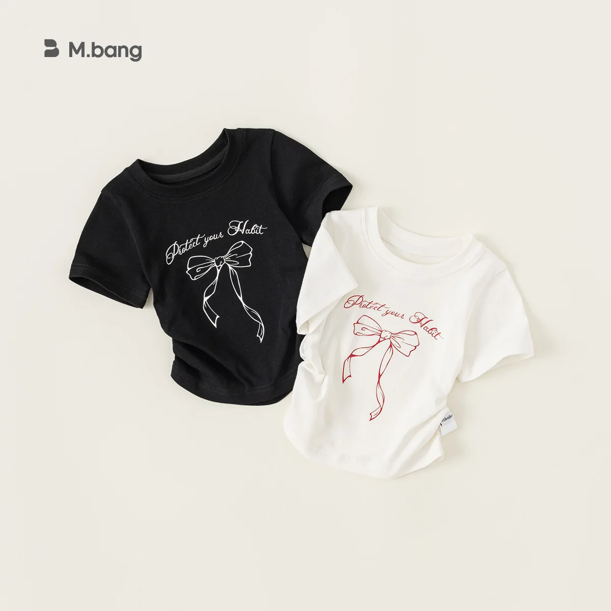 

Корейские летние детские футболки для девочек, тонкие облегающие муслиновые футболки с коротким рукавом и бантом и буквенным принтом для маленьких девочек, топы для маленьких девочек, 2024