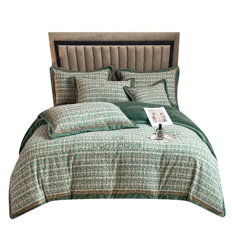 

Light Luxury Winter Milk Fiber Bed Four-Piece Set Anti-Static Thick Duvet Cover Warm High-End Bedding