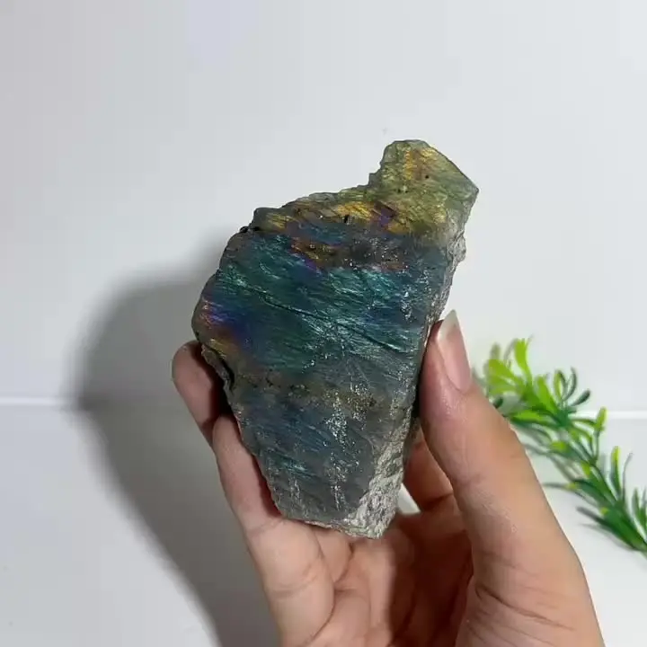 Кристальный натуральный лабрадорит образец драгоценный камень фиолетовый