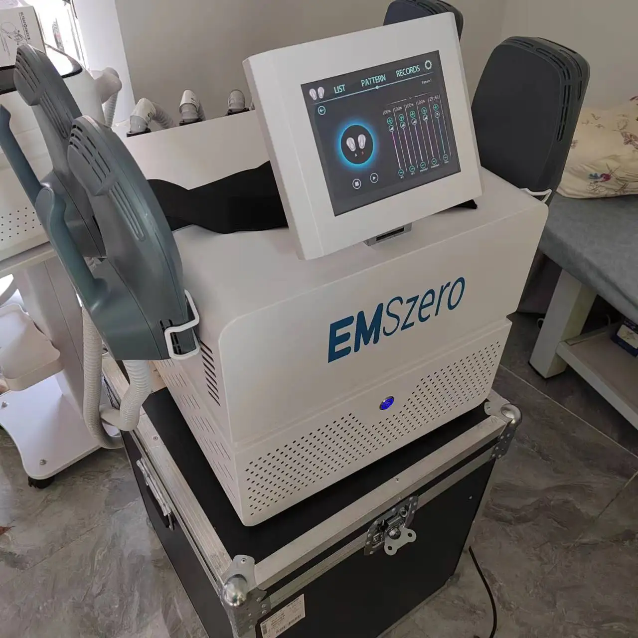 zero Rf 바디 슬림 휴대용 기계 근육 자극기, Nova 6500W 200Hz Neo Hi-emt 4 핸들 및 골반 자극 패드