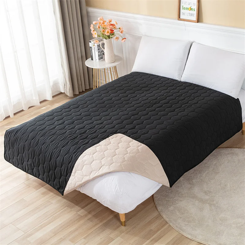 Waterproof Bedspread On The Bed King Size Bed Cover Quilted Non