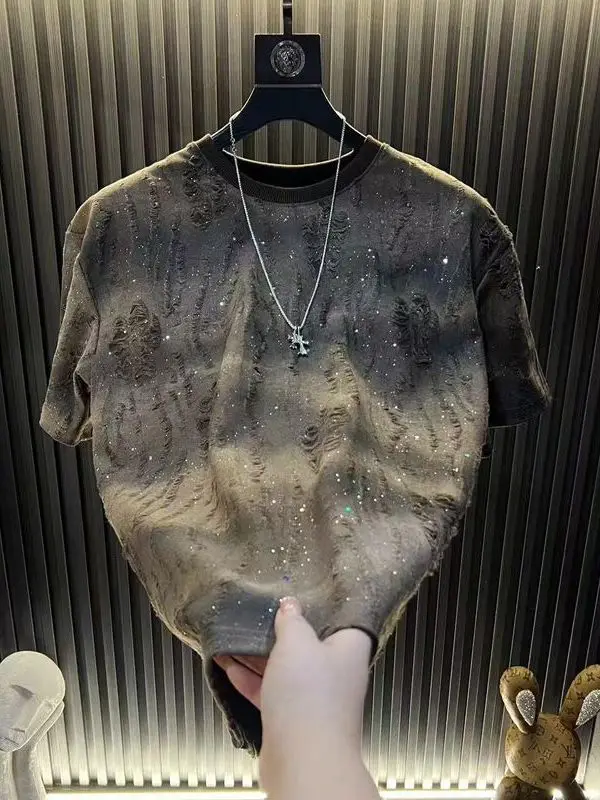Camiseta oversized desgastada look calle