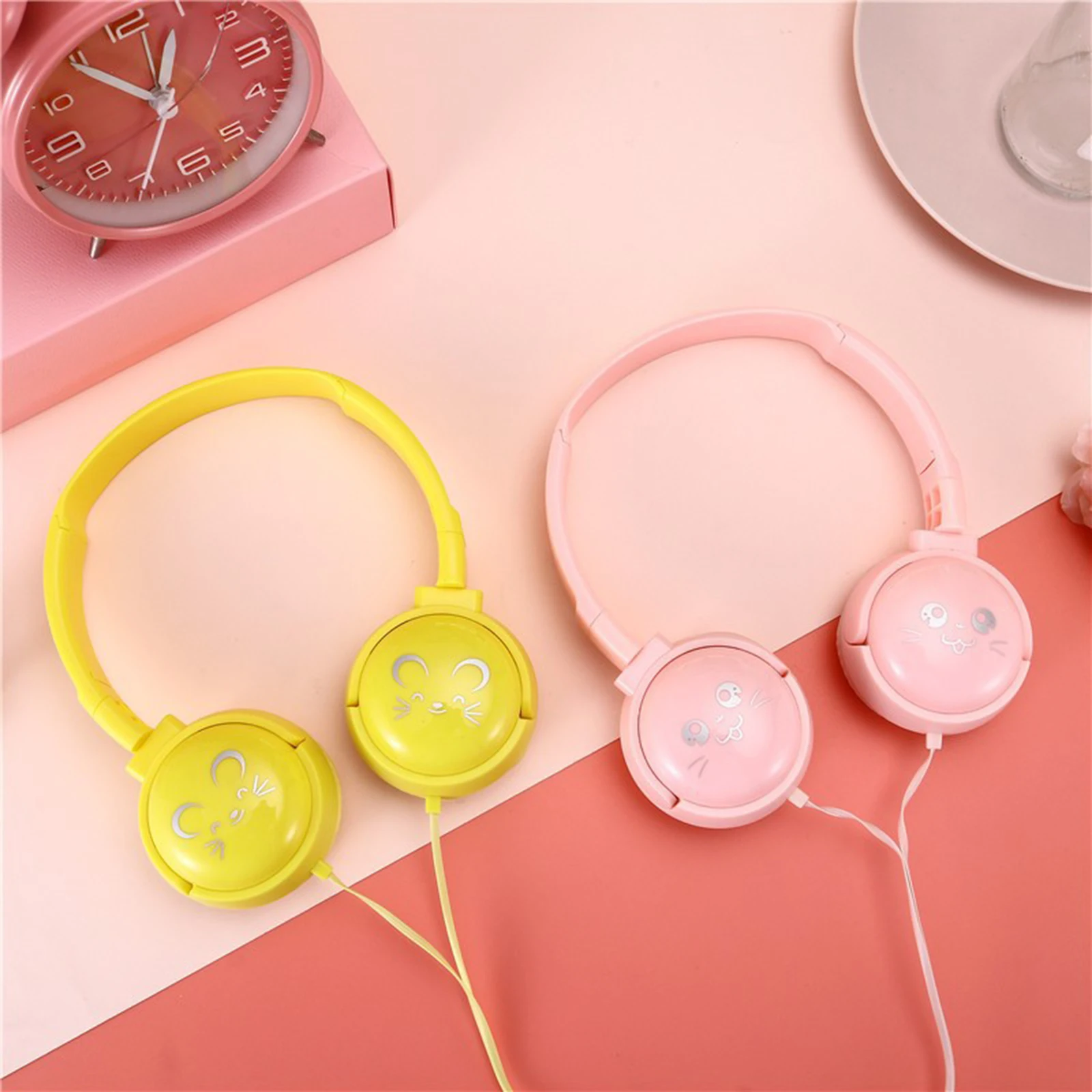 Kids MP4 MP3 Smartphones Laptop 3.5mm Wired Over-ear Headphones Portable Music Earphones 100g Ergonomic Design Headset