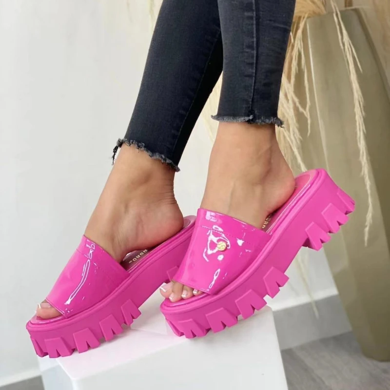 

Summer New Hot Sale Women's Square Heel Sandals Casual and Comfortable Non-slip Platform Shoes Fashion Plus Size Slippers