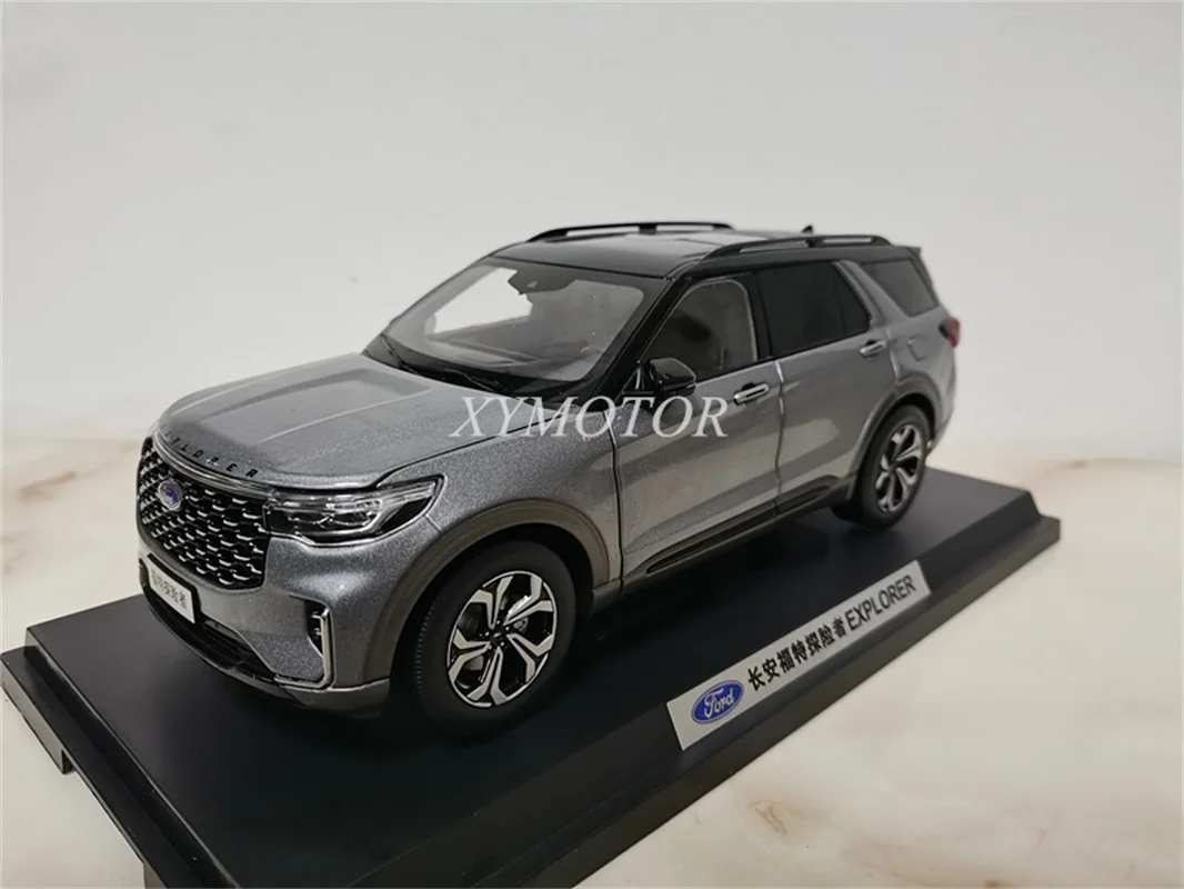 

1/18 For Ford EXPLORER 2023 SUV Off-road Diecas Metal Model Car Toys Gifts Hobby Display Ornaments Collection Gray