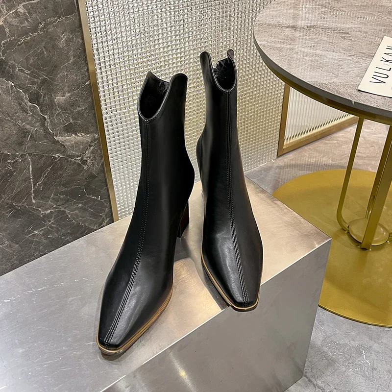 2023 Autumn and Winter New Pointed Toe Thick Heel Plus Size Short Leather Boots Women Thin High-heeled Fashion Women's Boots