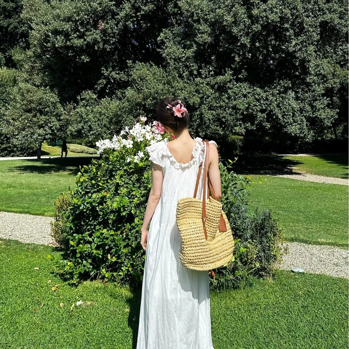 Casual Vacation Large Capacity Woven Straw Tote Bag Women's Spring Summer New Fashion Grass Woven Handbag Versatile Tote Bag