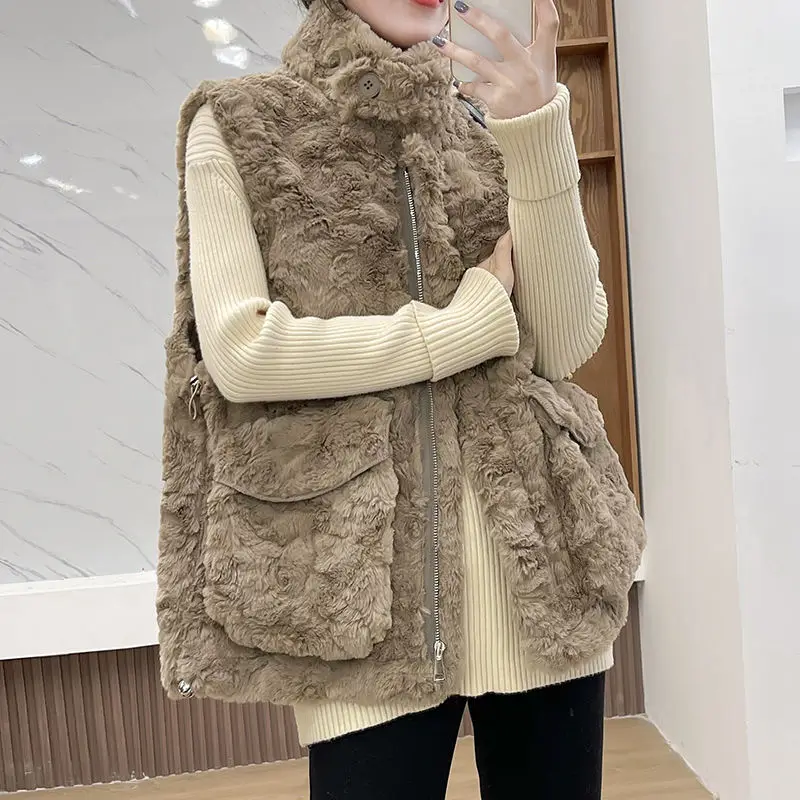 Winter Warm Lamb Wool Vests Women Faux Fur Sleeveless Jacket Cardigan Plus Size Zipper Pockets Korean Coat Harajuku Vintage Vest