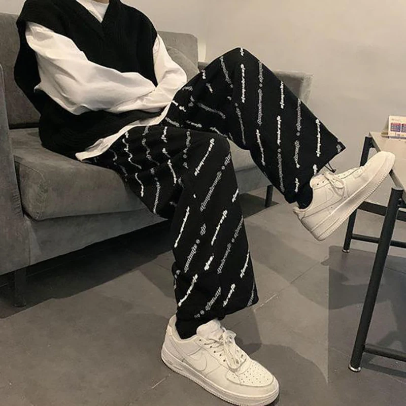 

Designer Sweatpants Male Streetwear Wide Leg Oversize Pants Men Casual Joggers Sport Pants Basketball Man 2023 New Y2k Clothes