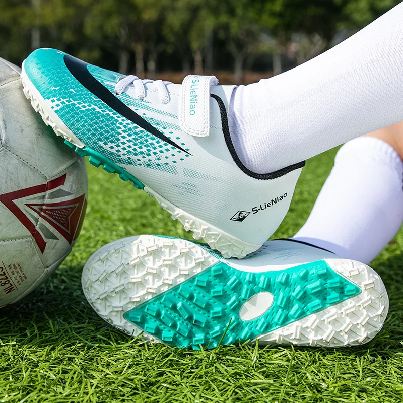 Childrens Football Shoes Ultralight TF Soccer Shoes for Kids Non-slip Grass Training Soccer Cleats Boys Girls Football Sneakers