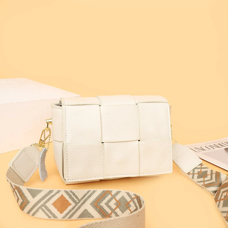 100% Cowhide Women's Shoulder Bags Genuine Leather Woven Crossbody Bags Wide Straps Messenger Bags Fashion Designer Brands Totes