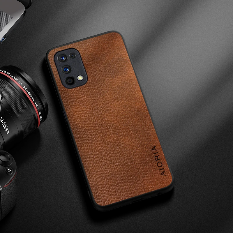 Sleek and Durable Wood Grain Leather Case - Simple & Lightweight Design