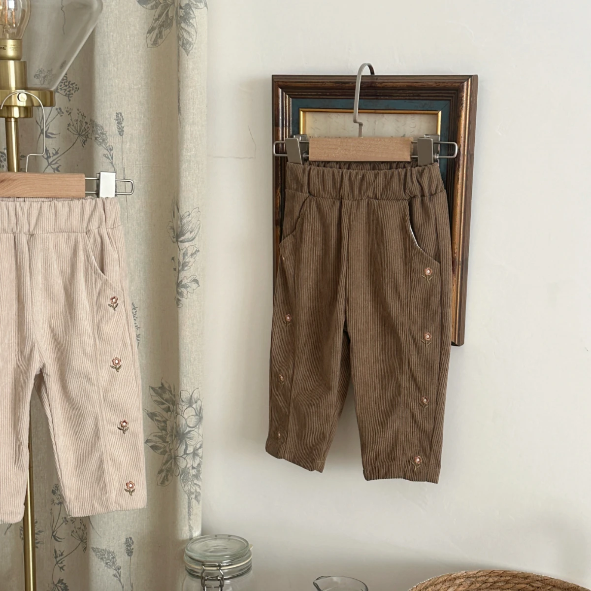 Herbst Neugeborenen Baby Mädchen Lose Floral Gestickte Casual Hosen Baby Mode Hosen Kind Outdoor Cord Hosen – Detail 2