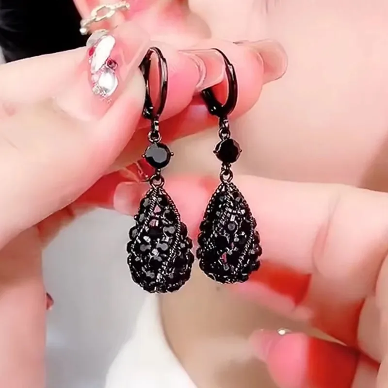 Light Luxury Black Crystal Drop-Shaped Pendant Earrings for Women