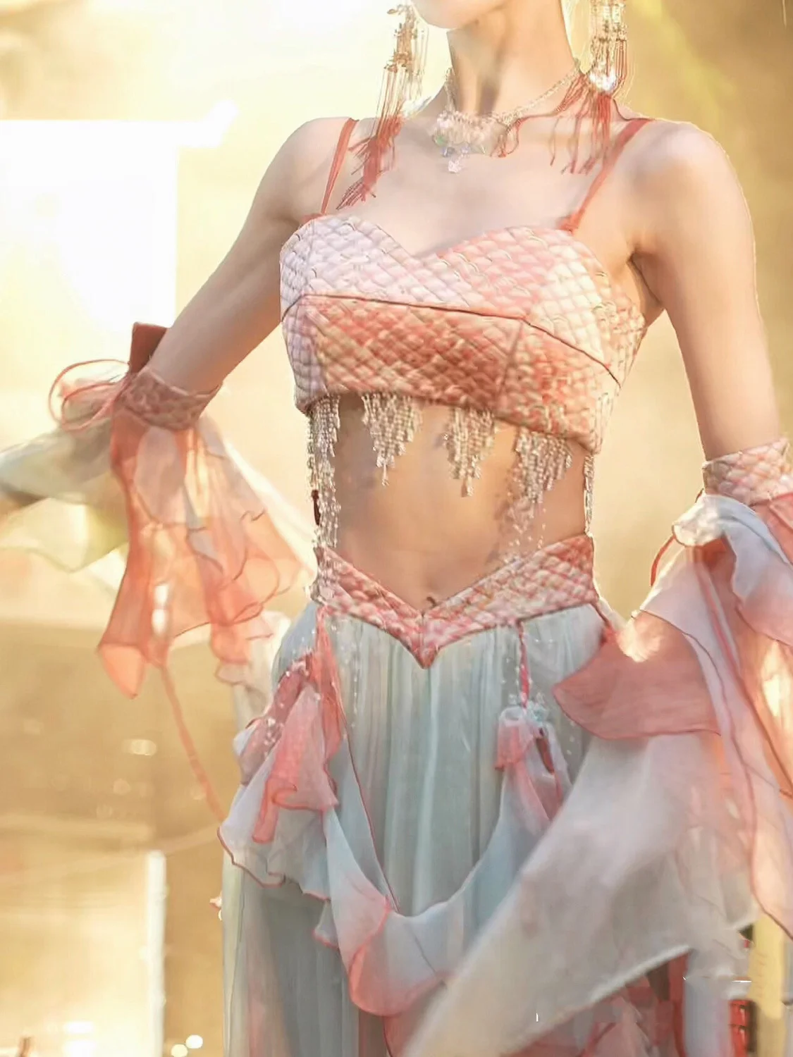 

Zisong Oriental Aesthetics Park Dreams Awakening Hanfu Jinli Flying Dance Dress Western Exotic Performance Dress Girl