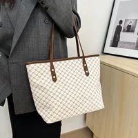 Sac à main vintage de luxe pour femme, imprimé monogramme, rivets, cuir PU, grande capacité, sac fourre-tout à fermeture éclair pour les trajets quotidiens 6