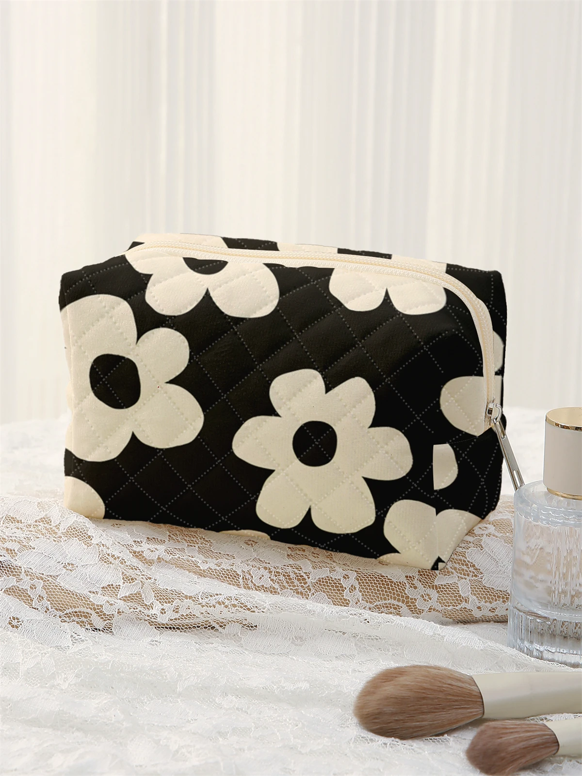 1 Set Portable Makeup Bag, Large Capacity Design, Easily Accommodate Your Cosmetics, Lightweight And Portable For Storing Cosmet