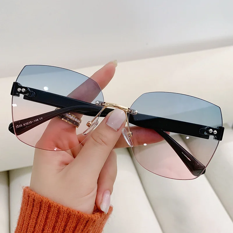 

YOOSKE Women's Rimless Sunglasses Ladies Fashion Trimming Gradient Sun Glasses Female Oversized Sunshade Eyewear UV400 Pink Blue