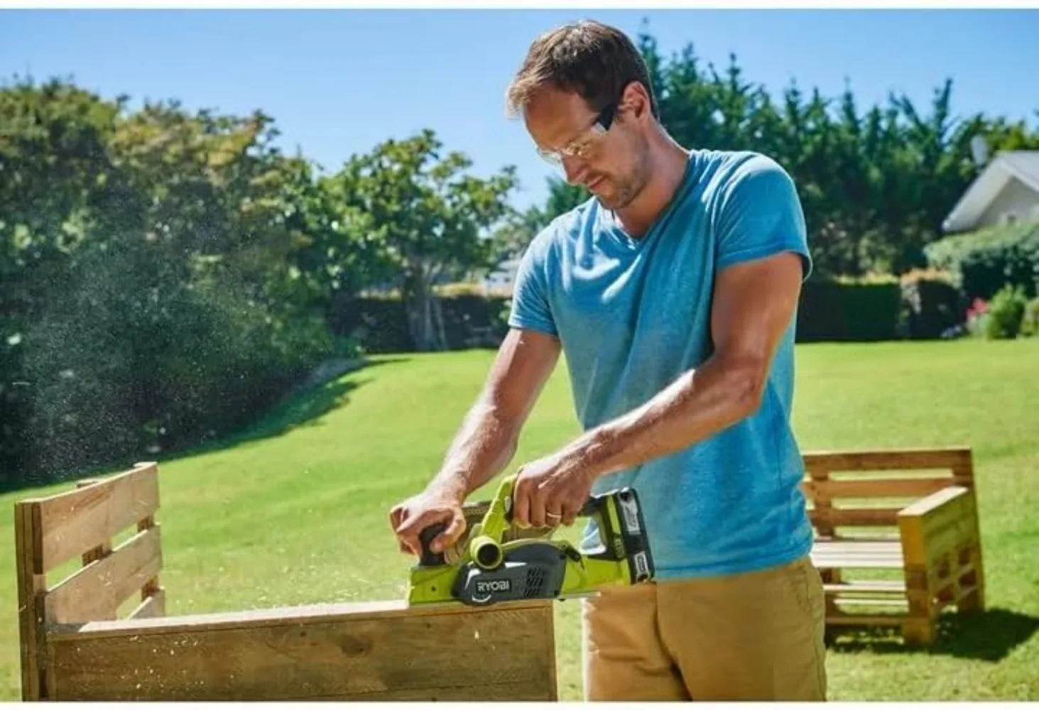 18-Volt ONE+ Cordless 3-1/4 in. Planer P611 Tool Only Bulk Packaged Suitable for Precision Woodworking Green 2