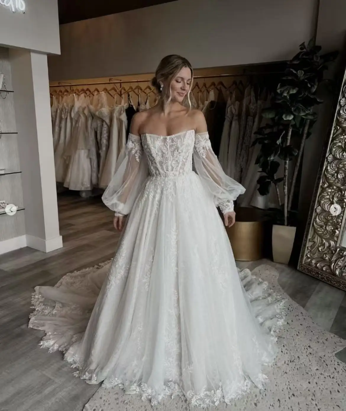 Maßgeschneidertes Puffärmel-Brautkleid 2026, Elegantes Schulterfreies Hochzeitskleid, Trägerloses Tüllkleid mit Spitzenapplikationen, Vestidos De Novia – Detail 3