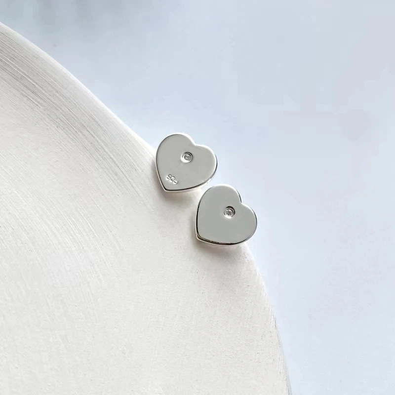

2024 Hot 925 sterling silver classic precision heart earrings, ladies cute and elegant fashion jewelry design