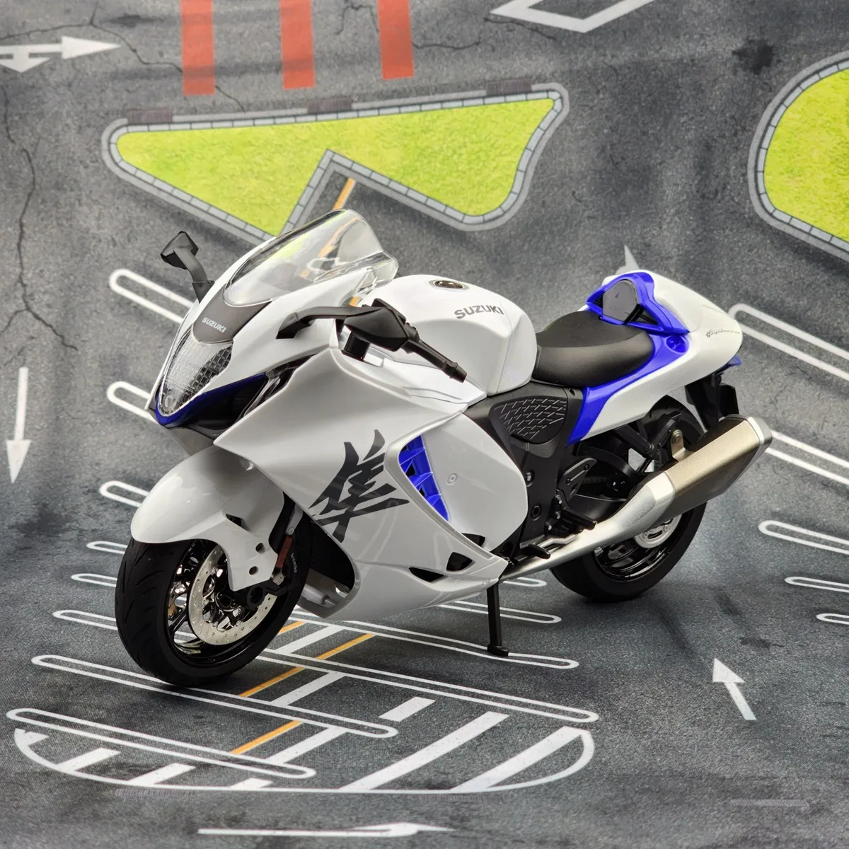 1/9 Suzuki Hayabusa GSX-1300R Toy Motorcycle Racing Model Diecast Miniature Large Size Lightable Collection Gift Boy Children 5