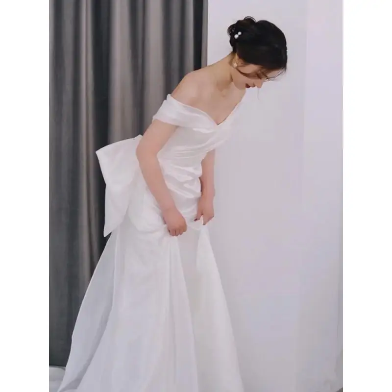 One Shoulder Light Wedding Dress Simple Backless Bride's Wedding Dress White Elegant Bow Trailing Dress Plus Size Customized 3