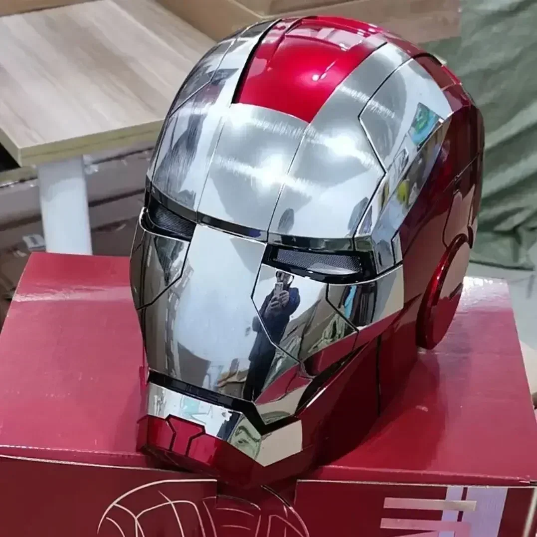 thumbnail image 1 of Casco Marvel Iron Man Autoking 1/1 Mk5 con control remoto y voz, máscara de casco automático Iron Man con luz LED, figura para niños, 1 of 5
