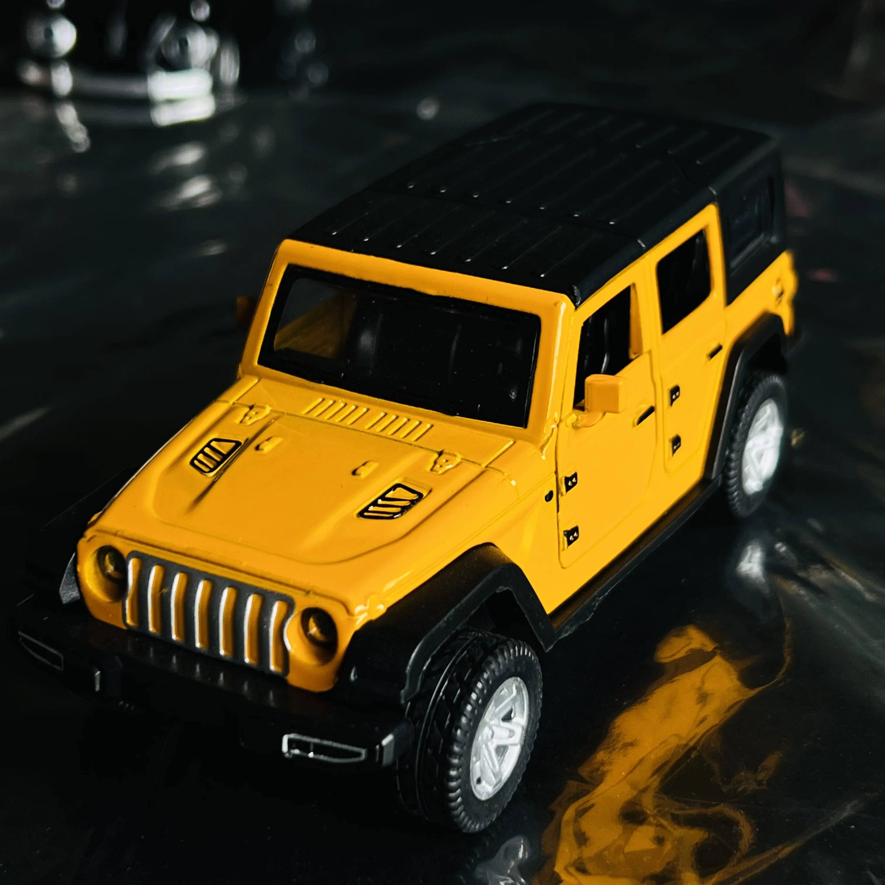 합금 금속 장난감 시뮬레이션 자동차는 문 오프로드 장난감 소년 계란 자동차 장식을 열 수 있습니다