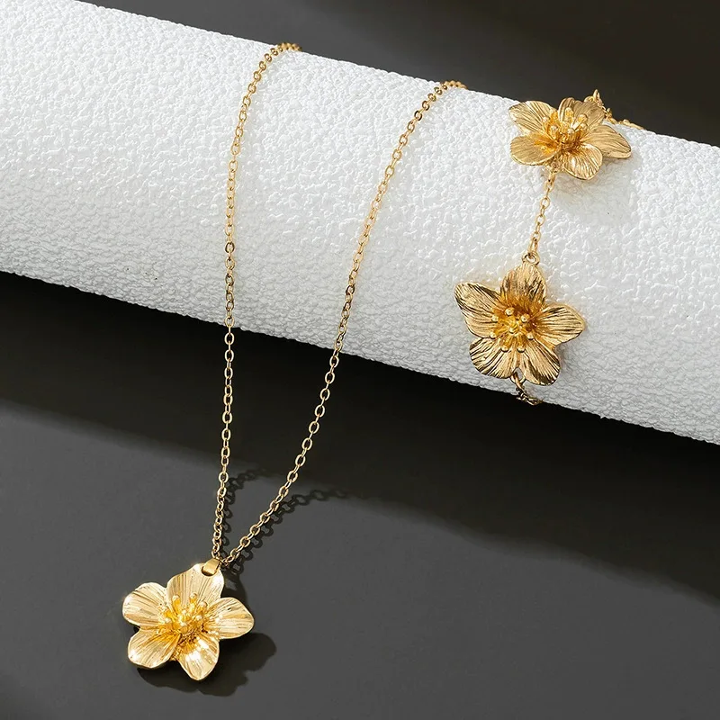 Fashionable And Elegant Jewelry Set, Flower Pendant Necklace, Bracelet, Earrings, Simple Five-Petal Flower Choker Necklace - 5