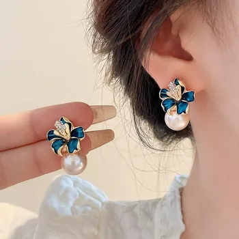 925 Silver Needle Korean Fashion Crystal Flower Earrings For Women Jewelry 2025 Trending Luxury Women's French Pearl Earrings