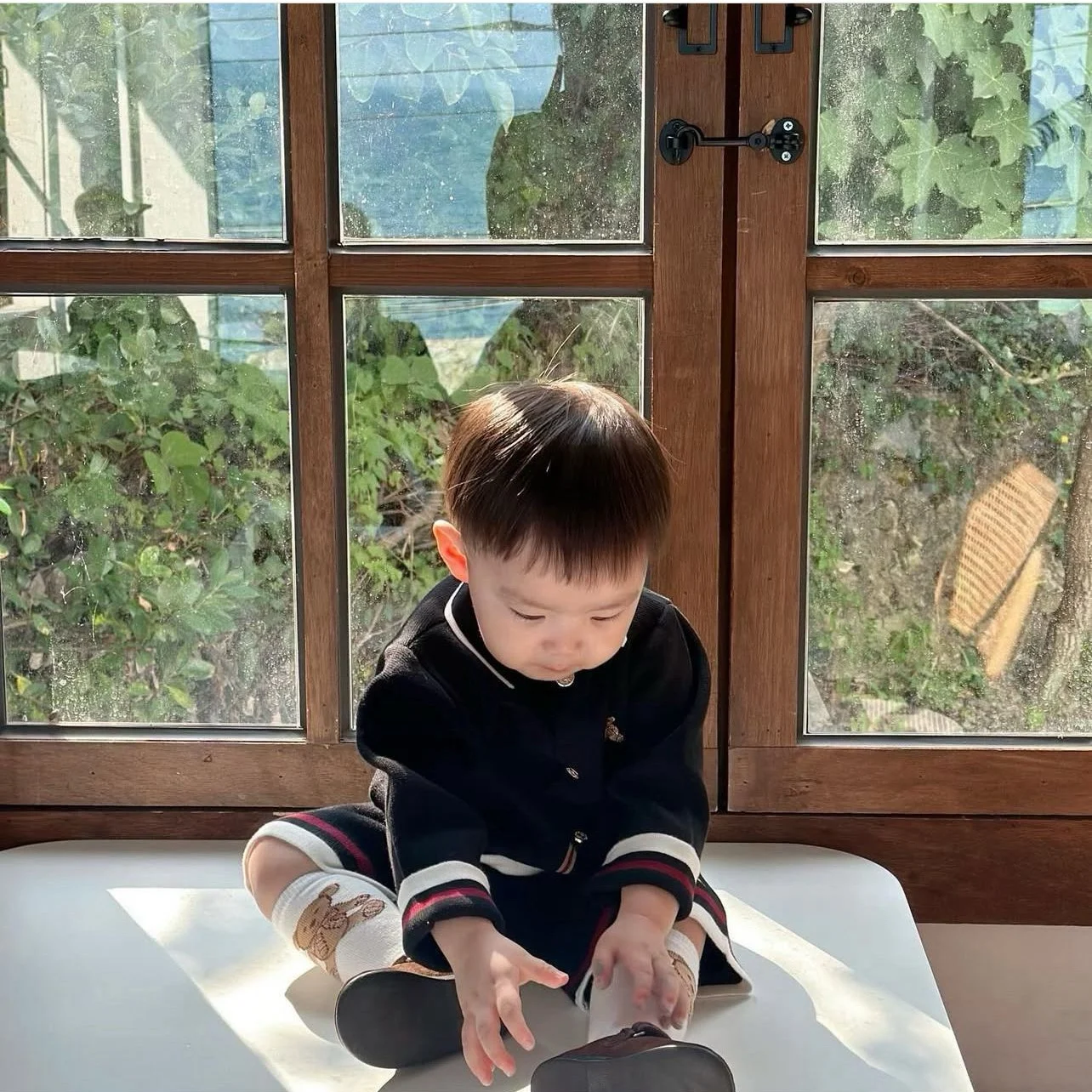 سترة محبوكة أنيقة وبنطلون بخمس نقاط تفصيلية، طقم فاخر للأولاد، ملابس قطنية غير رسمية للربيع والخريف للأطفال