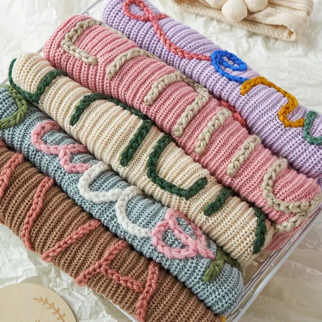 Nouveau nom personnalisé enfants vêtements filles garçons personnalisé bébé chandails à la main ligne épaisse broderie enfants pull tricoté 1