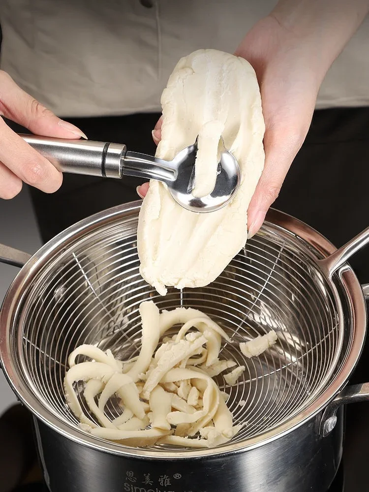 Description Picture 4 of item1/3/6Pcs Stainless Steel Noodles Dough Cutter Manual Sliced Noodle Knife Pasta Cooking Tools Restaurant Household Noodle Tools