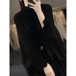 Luxurious Women's Wool Knitted Shawl with Lace Edge - Skin Friendly & Breathable Scarf (Black)