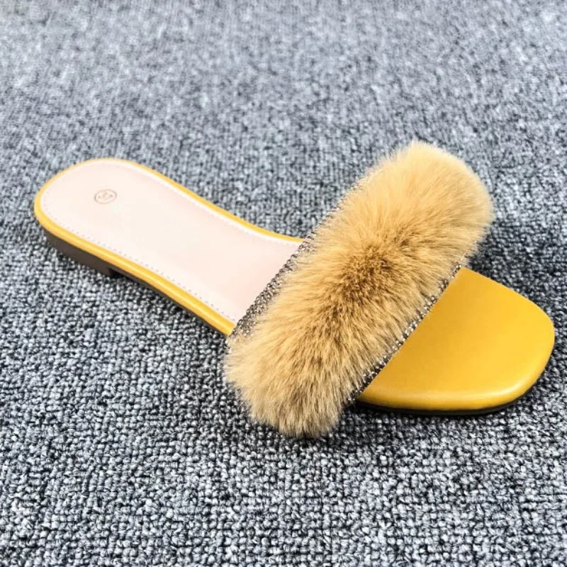 

2024 Trendy Party Slippers for Women Bling Crystal Furry Slides Summer Beach Open Toe Flat Heeled Lady Shoes Wholesale Footwear