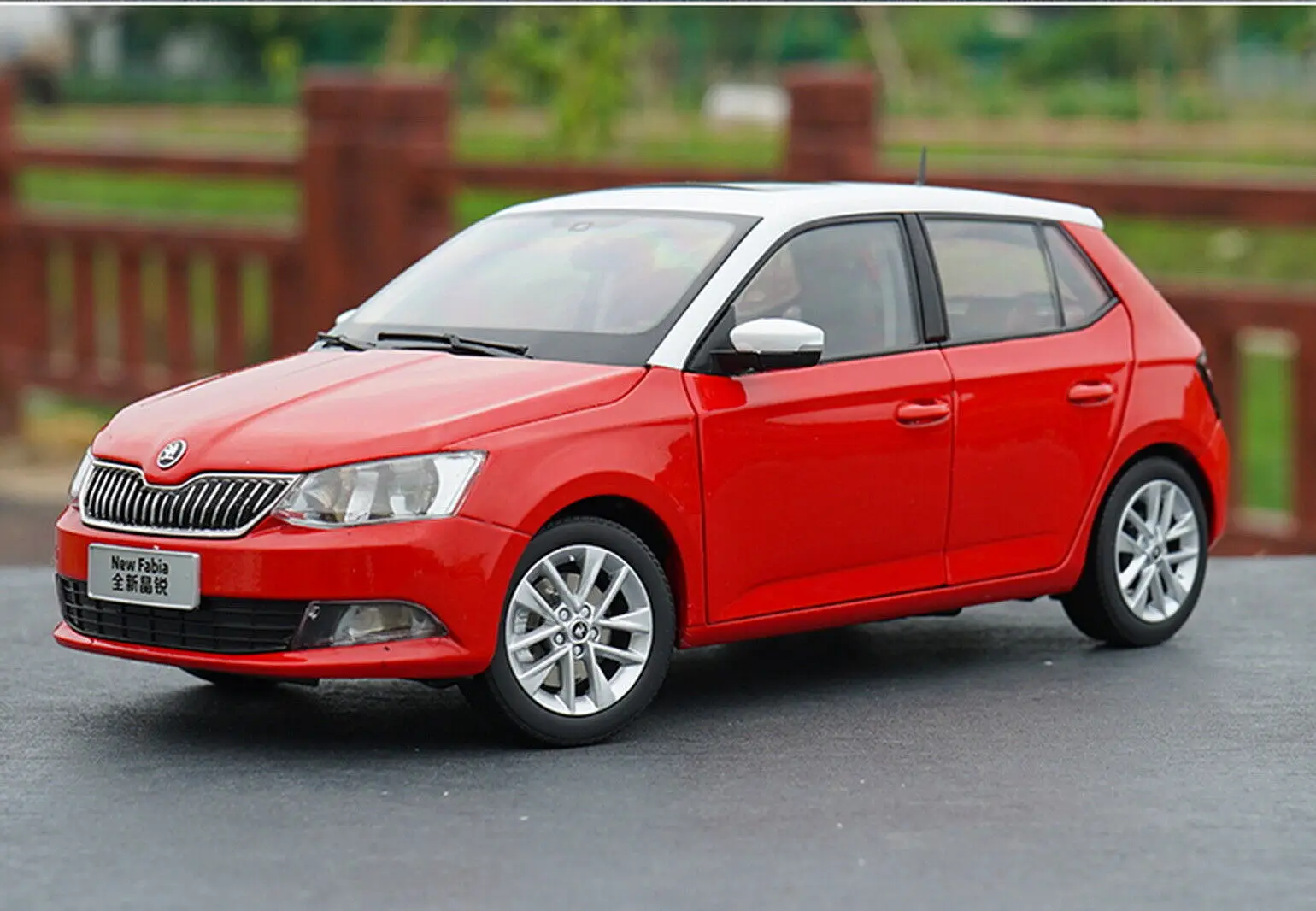

1/18 Scale NEW Fabia 2016 Red DieCast Car Model Toy Collection