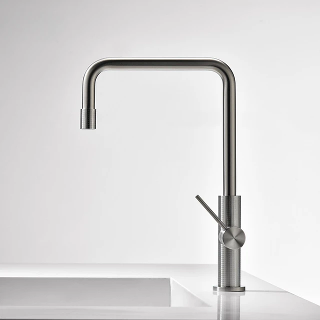 304 สแตนเลสหมุนอ่างล้างจานก๊อกน้ําผสมน้ําร้อนและเย็น 3